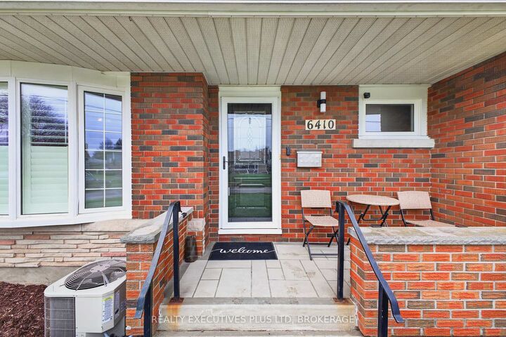 Property Photo: 6410 Sherwood Road ON L2E 5M1
