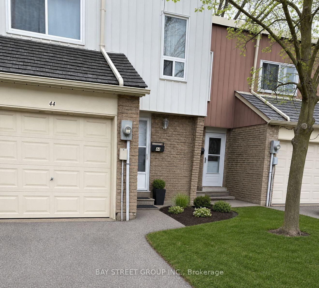 Property Photo: 44 Woody Vine Way ON M2J 4H6