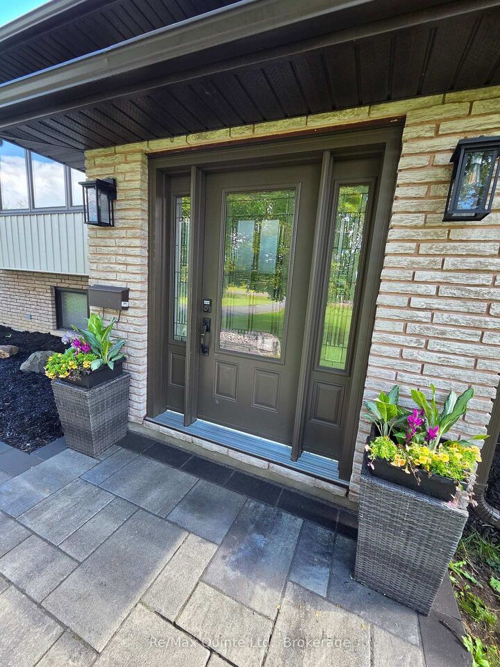 Property Photo: 43 Frankford Road ON K0K 2B0