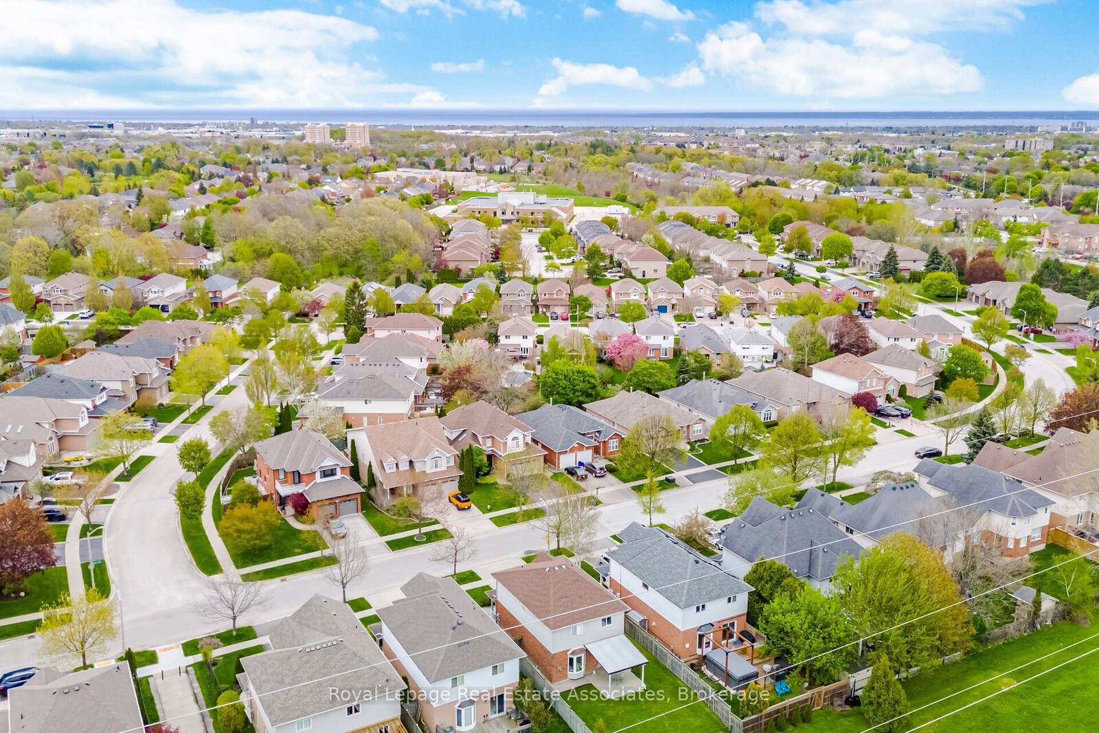 Property Photo: 4119 Continental Drive ON L7M 4L1