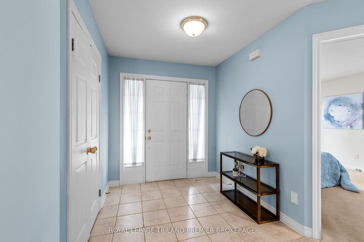 Property Photo:  1755 Louise Boulevard 7  ON N6G 5G4 