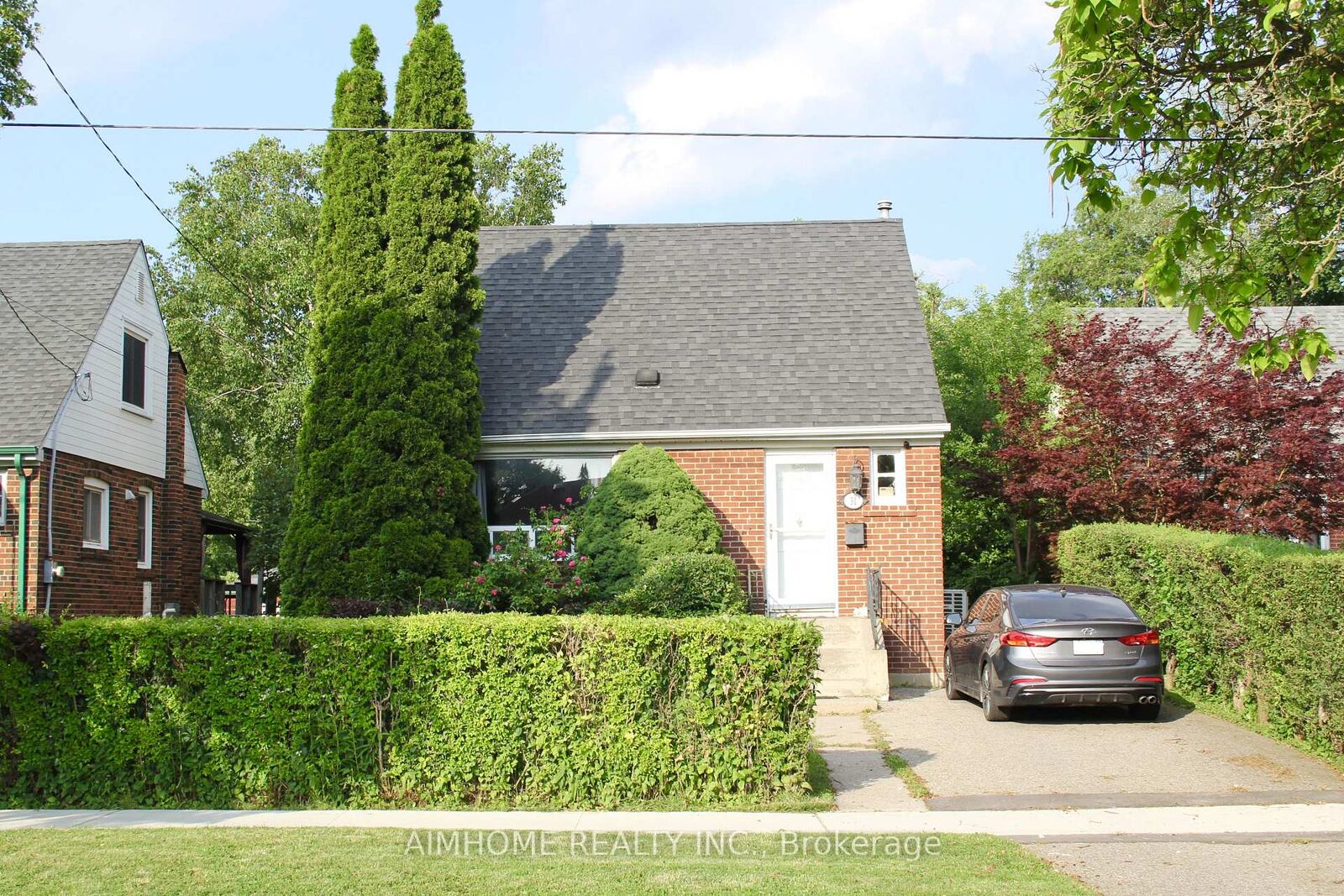 Property Photo: 31 Camilla Crescent ON M1L 1Y9