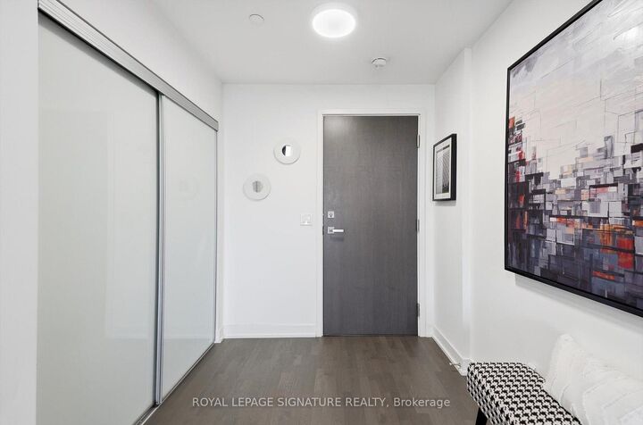 Property Photo:  1238 Dundas Street E 711  ON M4M 0C6 