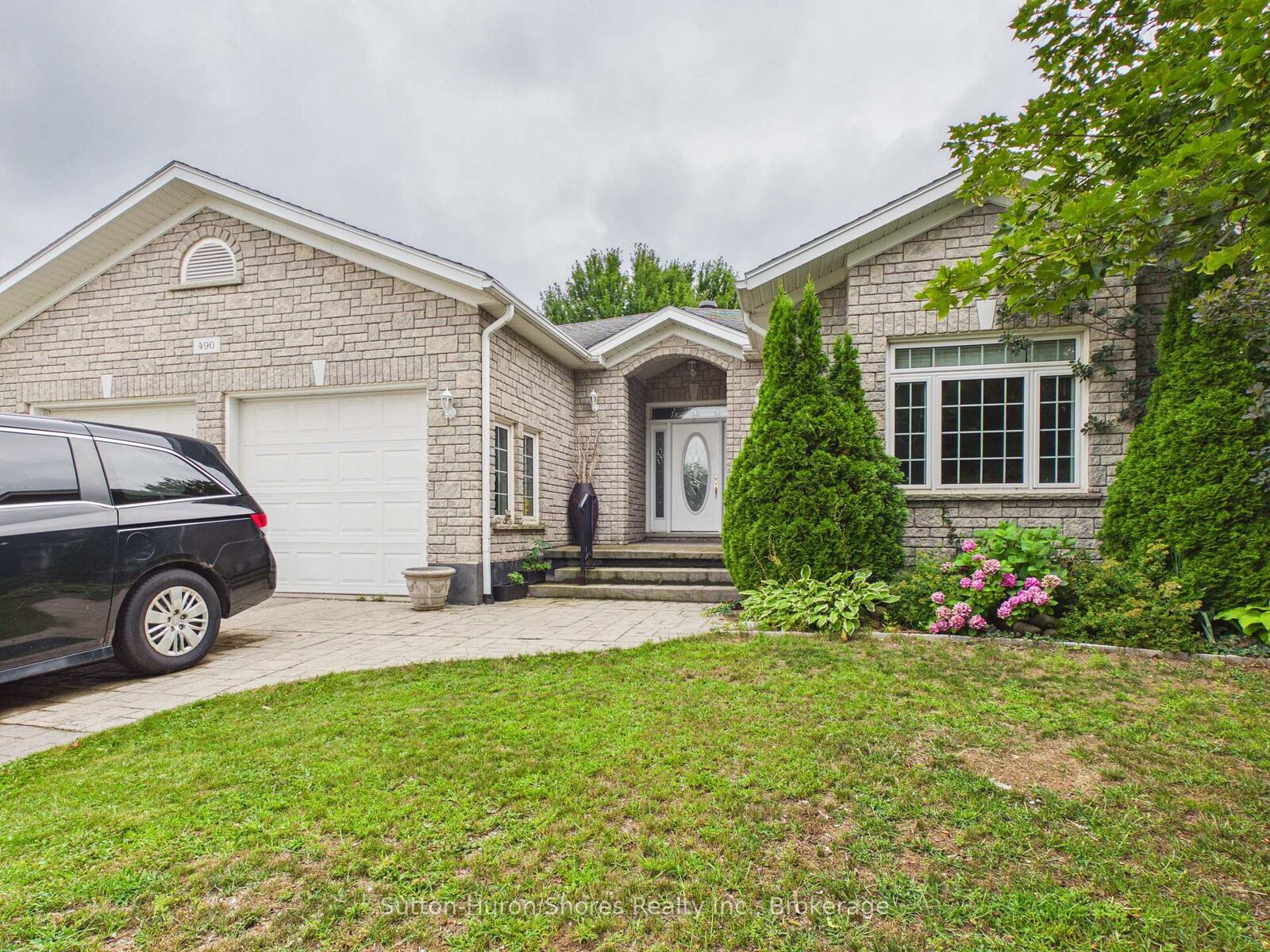 Property Photo: 490 Bluewater Drive ON N0H 2C1