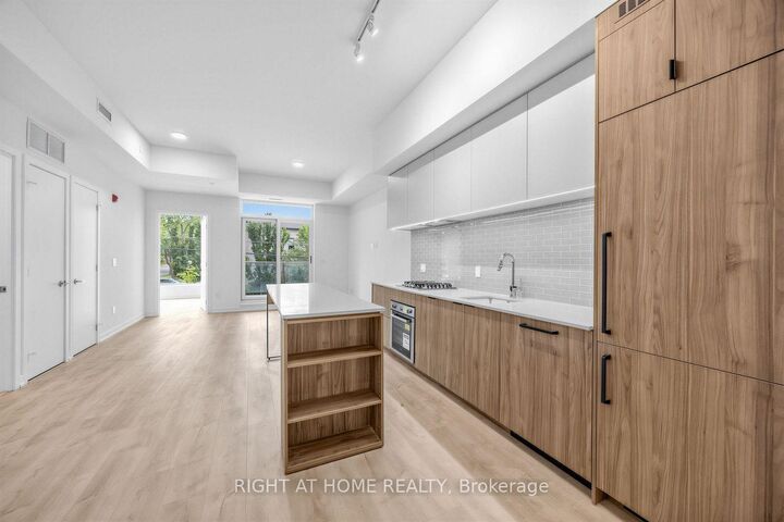 Property Photo: 722 Marlee Avenue 207 ON M6B 3J7