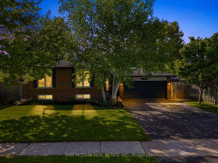 32 Milverton Close — photo 1