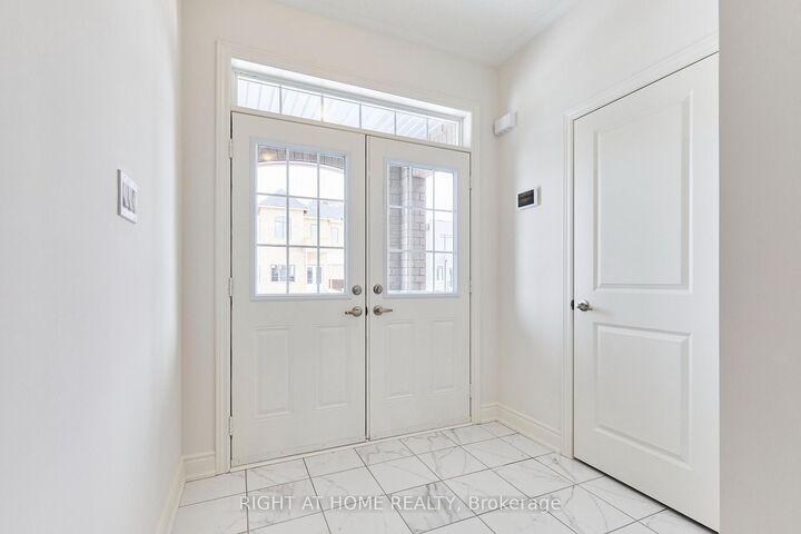 Property Photo: 2122 Cayenne Street Upper Level ON L1L 0W8