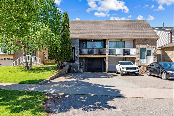 Property Photo: 6348 Atherly Crescent ON L5N 2J2
