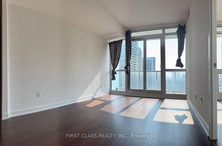 Property Photo:  121 McMahon Drive 2510  ON M2K 0C2 