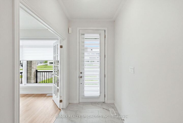 Property Photo: 147 Rosanne Circle ON L9Z 0N1