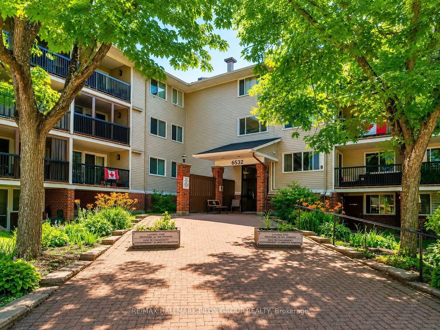 Property Photo: 6532 Bilberry Drive 405 ON K1C 4N9