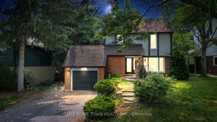 Property Photo:  37 Ferman Drive  ON N1H 7C9 