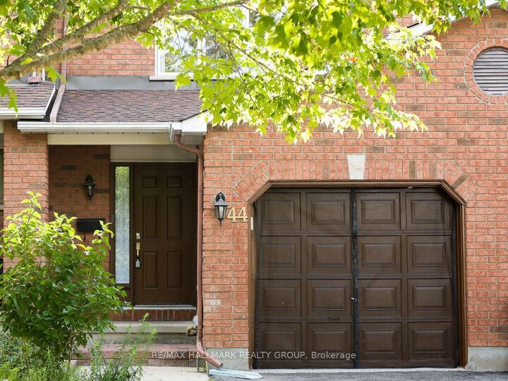 44 Winnegreen Court — photo 1