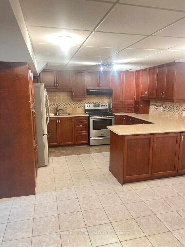 Property Photo: 31 Bellona Street Basement ON L4L 6P8
