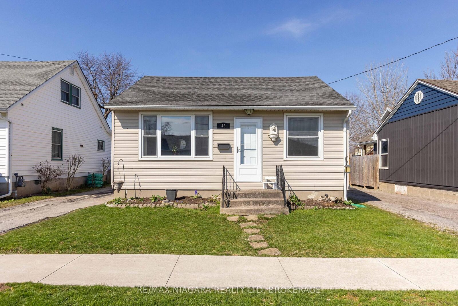 Photo de la propriété:  42 Douglas Street  ON L2A 3W5 
