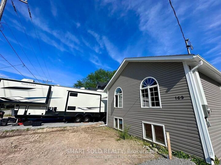Property Photo:  169 Garden Avenue E #Bsmnt  ON L4P 2L2 