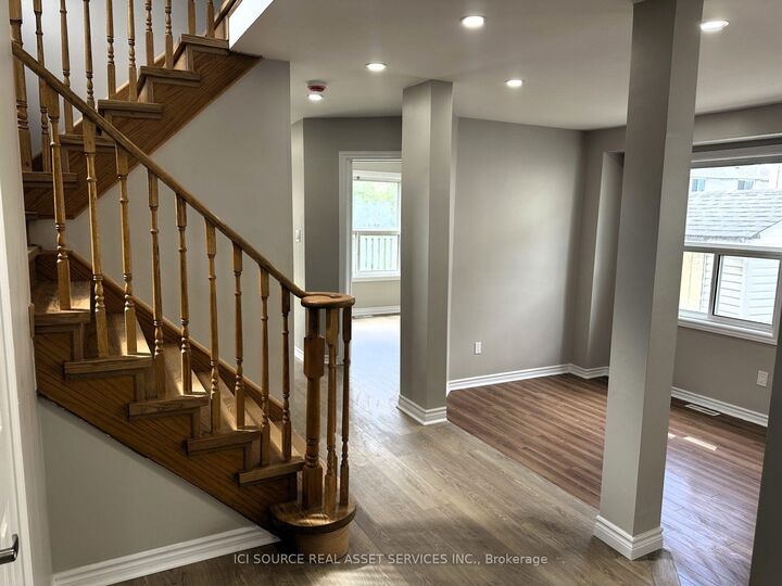 Property Photo:  67 Russell Hill Drive Main  ON L4N 0C1 