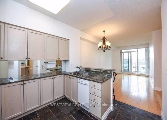 Property Photo:  2119 Lake Shore Boulevard W 605  ON M8V 4E8 