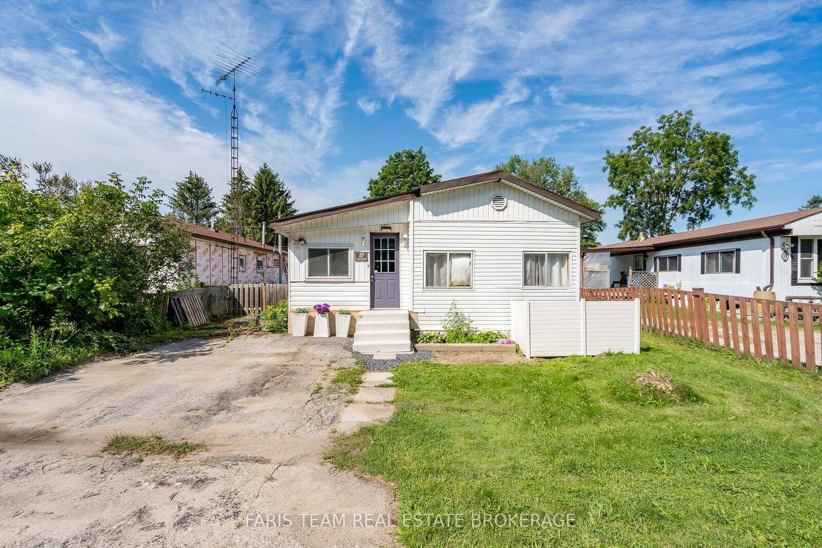 Property Photo: 12 Centre Park Road ON L0M 1B1