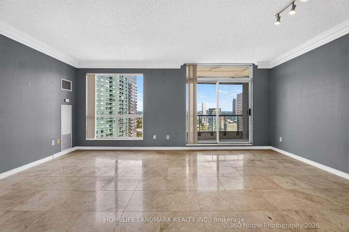 Property Photo: 7 Lorraine Drive Mph07 ON M2N 7H2