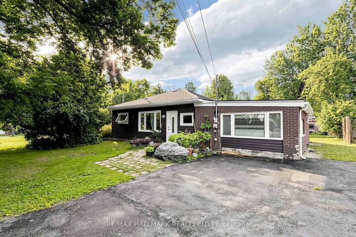 Property Photo: 9771 Beachwood Road ON L9Y 3Z1