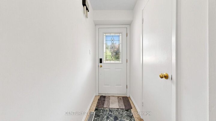 Property Photo: 3441 Oakglade Crescent ON L5C 1X4
