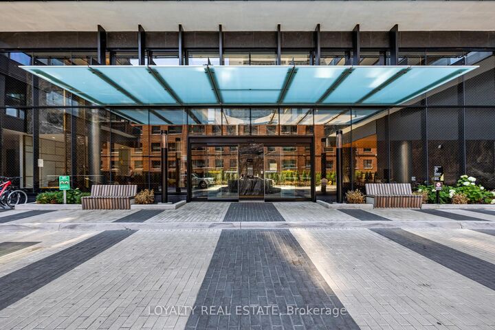 Property Photo: 117 Broadway Avenue 211 ON M4P 1V3