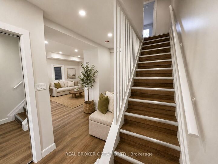 Property Photo: 5 Rowanwood Street ON L8L 7H1