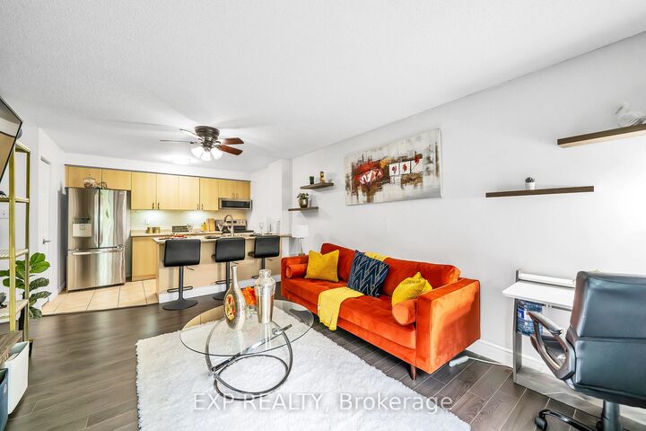 Property Photo: 83 Aspen Springs Drive 208 ON L1C 5J7