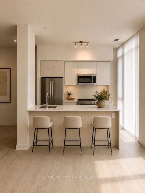 Property Photo:  5858 Yonge Street Th10  ON M2M 0C6 