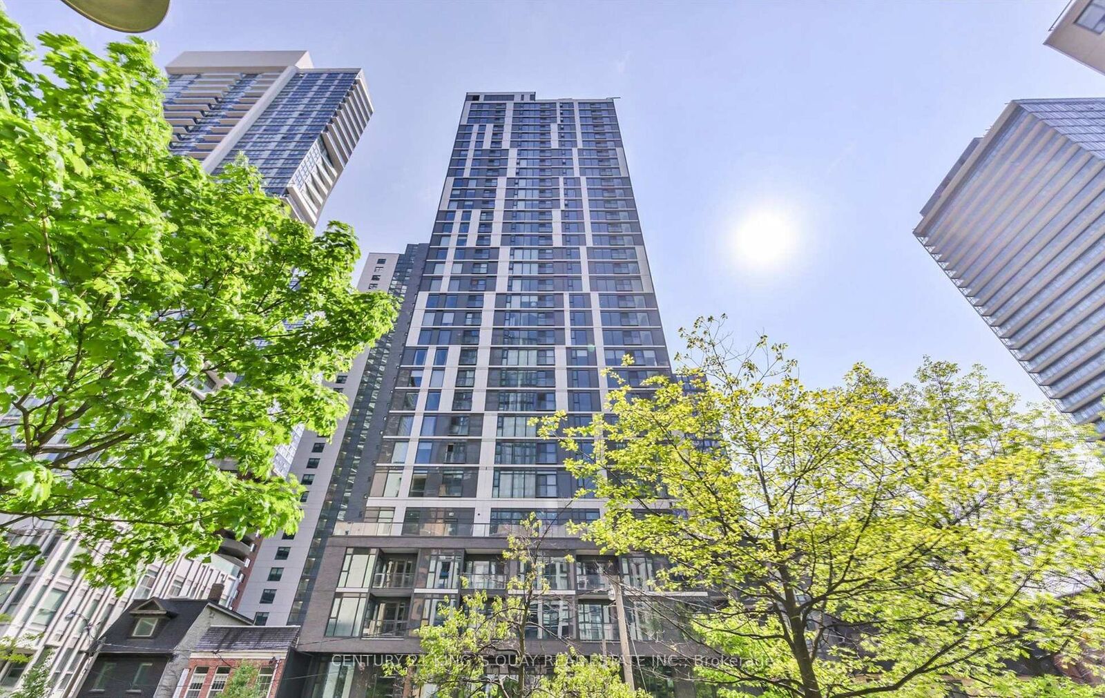 Property Photo:  65 Mutual Street 1009  ON M5B 0E5 