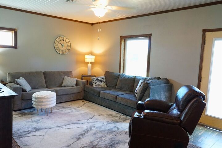 Property Photo: 4082 N 374 Road OK 74827