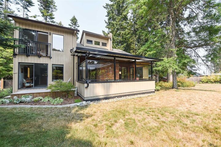 Property Photo: 8892 Henderson Ave BC V9J 1A5