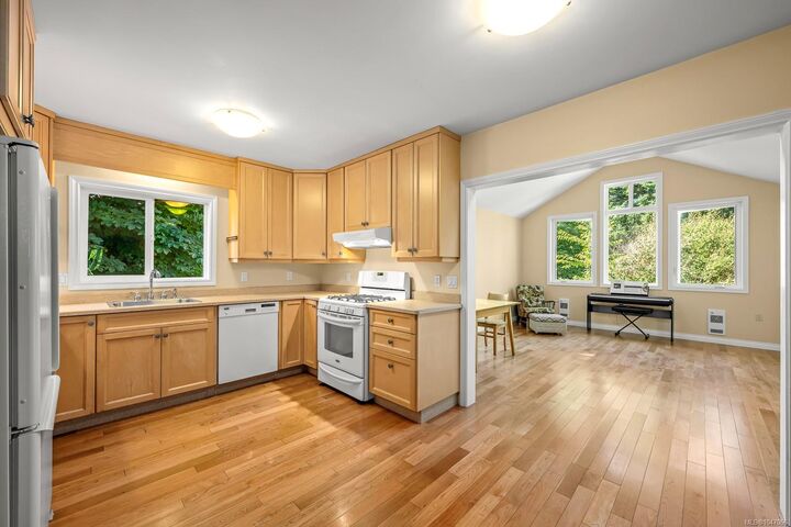 Property Photo: 2625 Urquhart Ave BC V9N 6T6