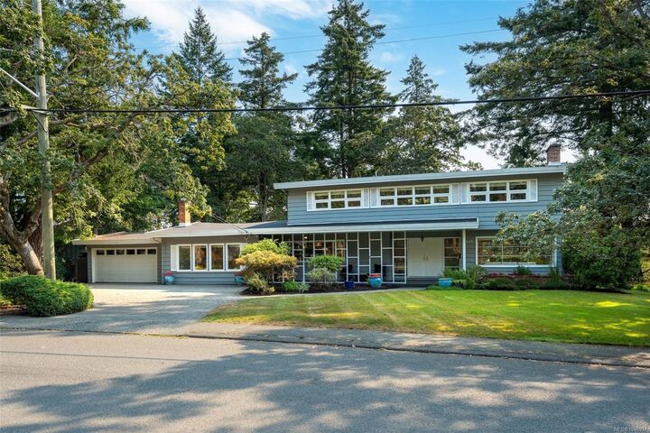 Property Photo: 3459 Plymouth Rd BC V8P 4X6