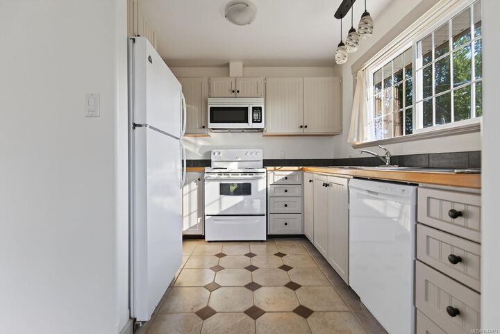 Property Photo:  3166 Douglas St  BC V0R 1K2 