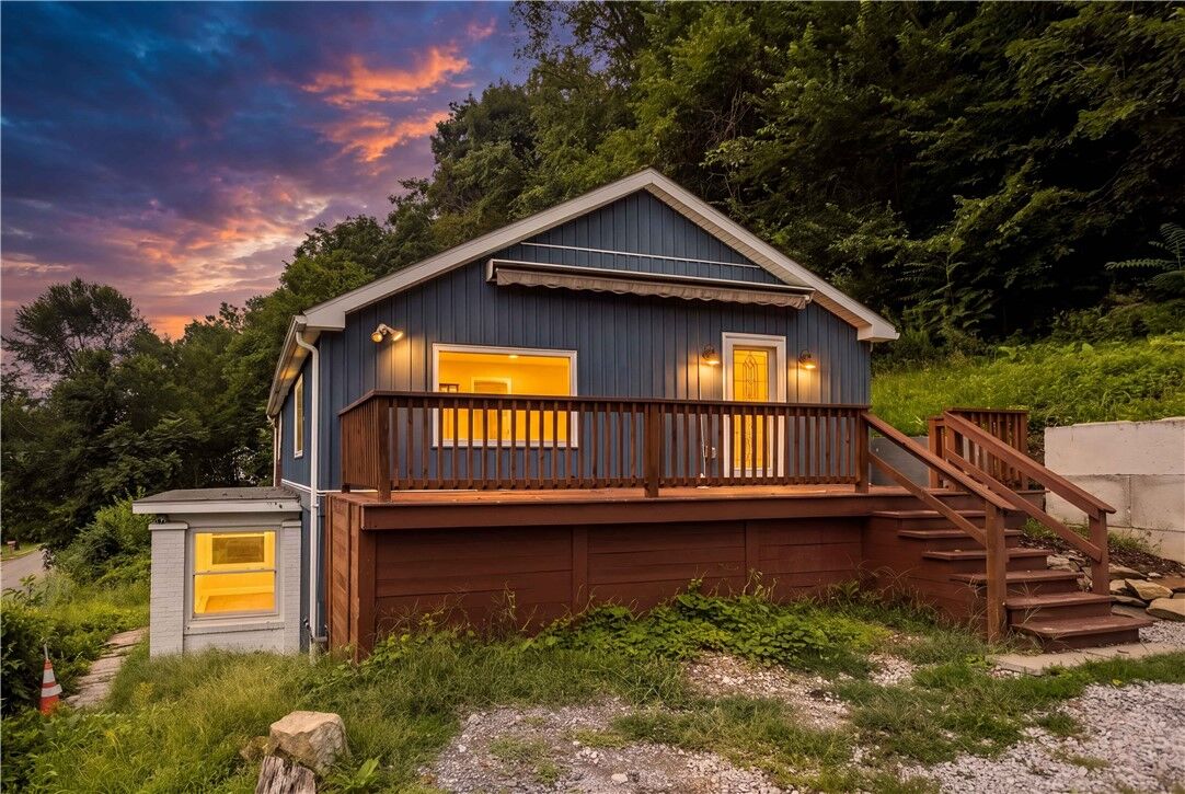 Property Photo: 850 Gypsy Glen Rd PA 15009