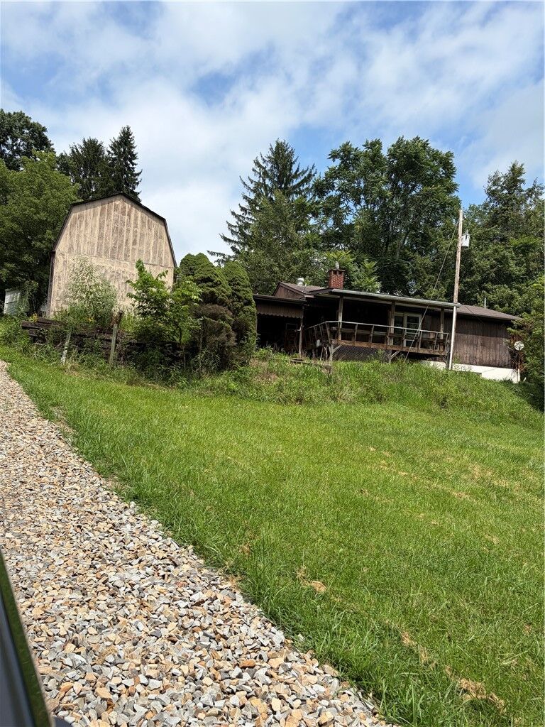 Property Photo: 510 Perry PA 15012
