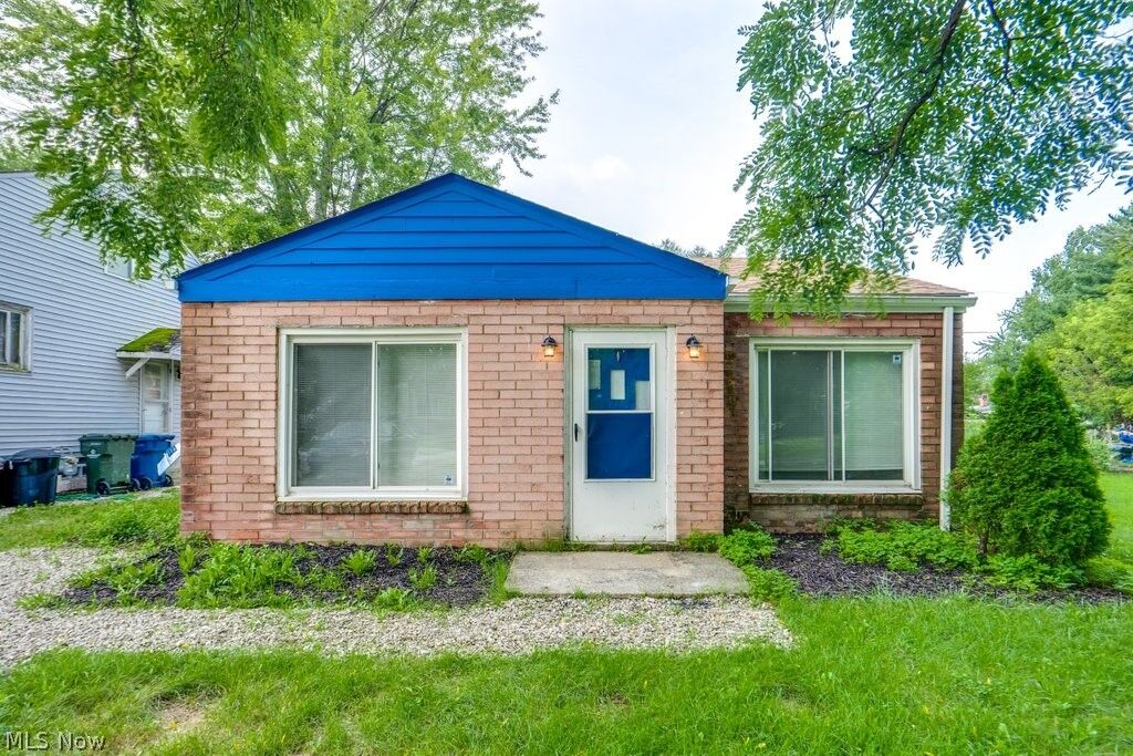 Property Photo: 396 Niagara Road OH 44089