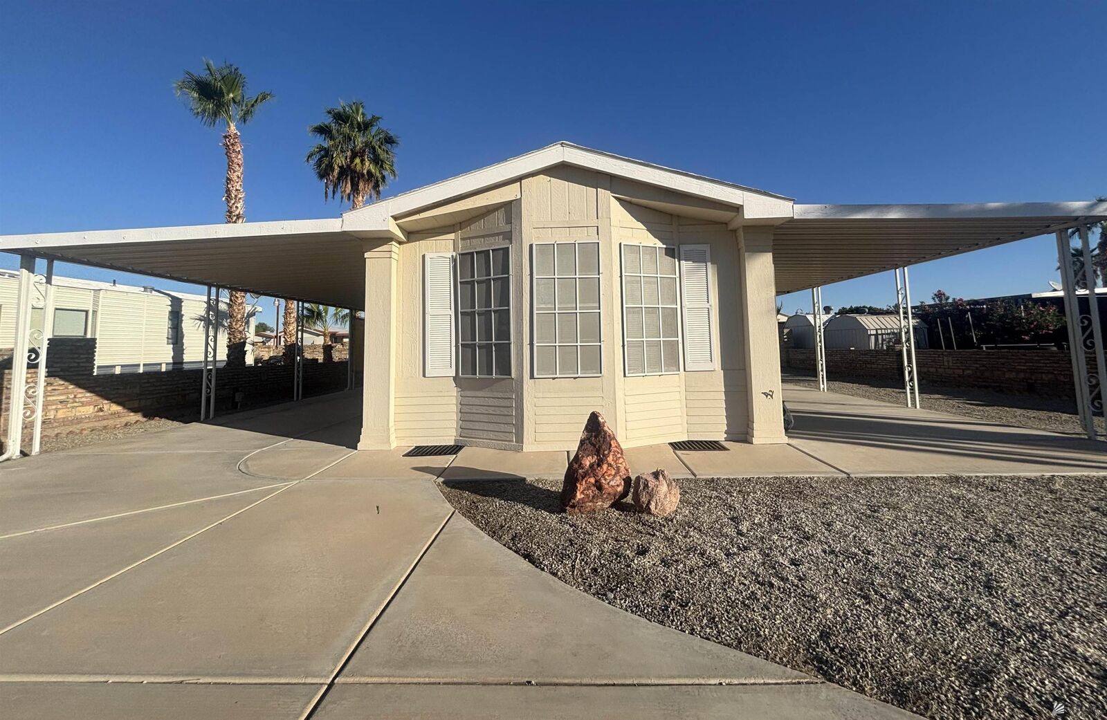 Property Photo: 13448 E 49 St AZ 85367