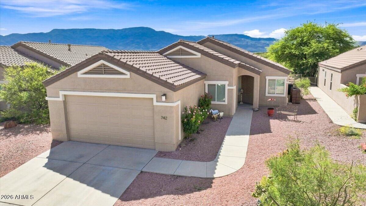 Property Photo: 742 S Rainbow Ridge Drive S AZ 86325