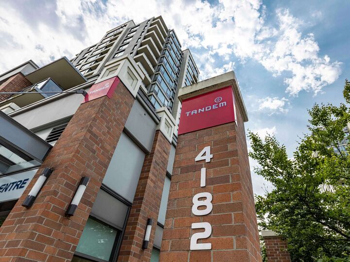 Property Photo: 4182 Dawson Street Ph1 BC V5C 0A2