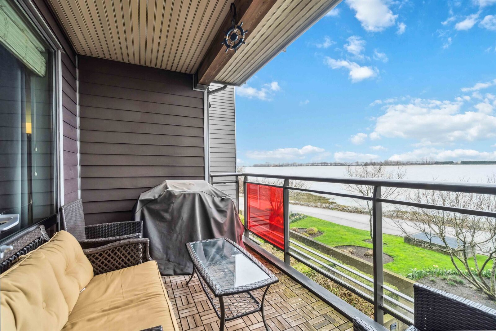 Property Photo:  14300 Riverport Way  BC V6W 0A4 