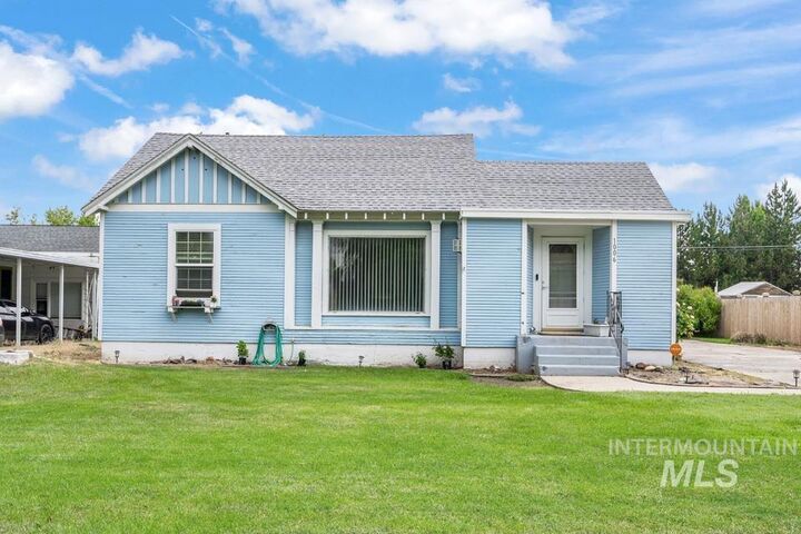 Property Photo: 1006 E 1st Street ID 83617