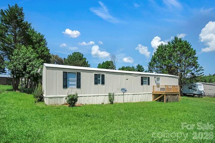 Property Photo: 6584 Deerwood Trail NC 28168