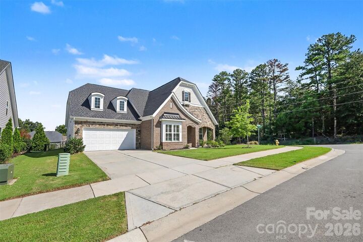Property Photo:  8017 Creek Park Drive  NC 28037 