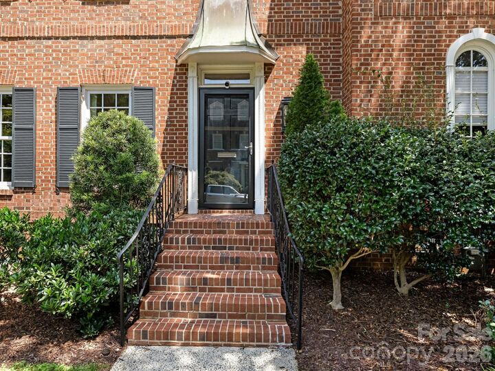 Property Photo:  223 Perrin Place  NC 28207 