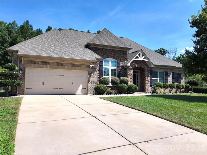 Property Photo: 3709 Elk Way NC 28079
