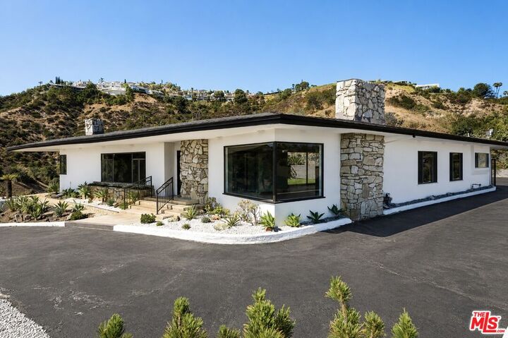 Property Photo:  1682 Larco Way  CA 91202 