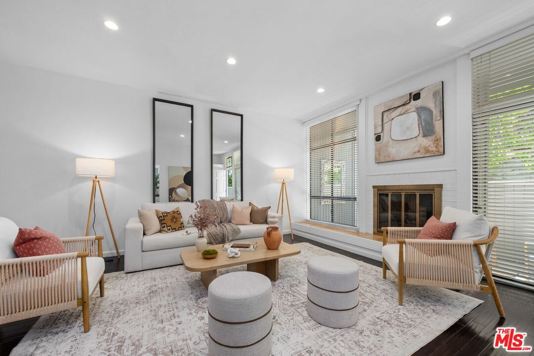 Property Photo: 1425 Stanford St, Unit 5 CA 90404